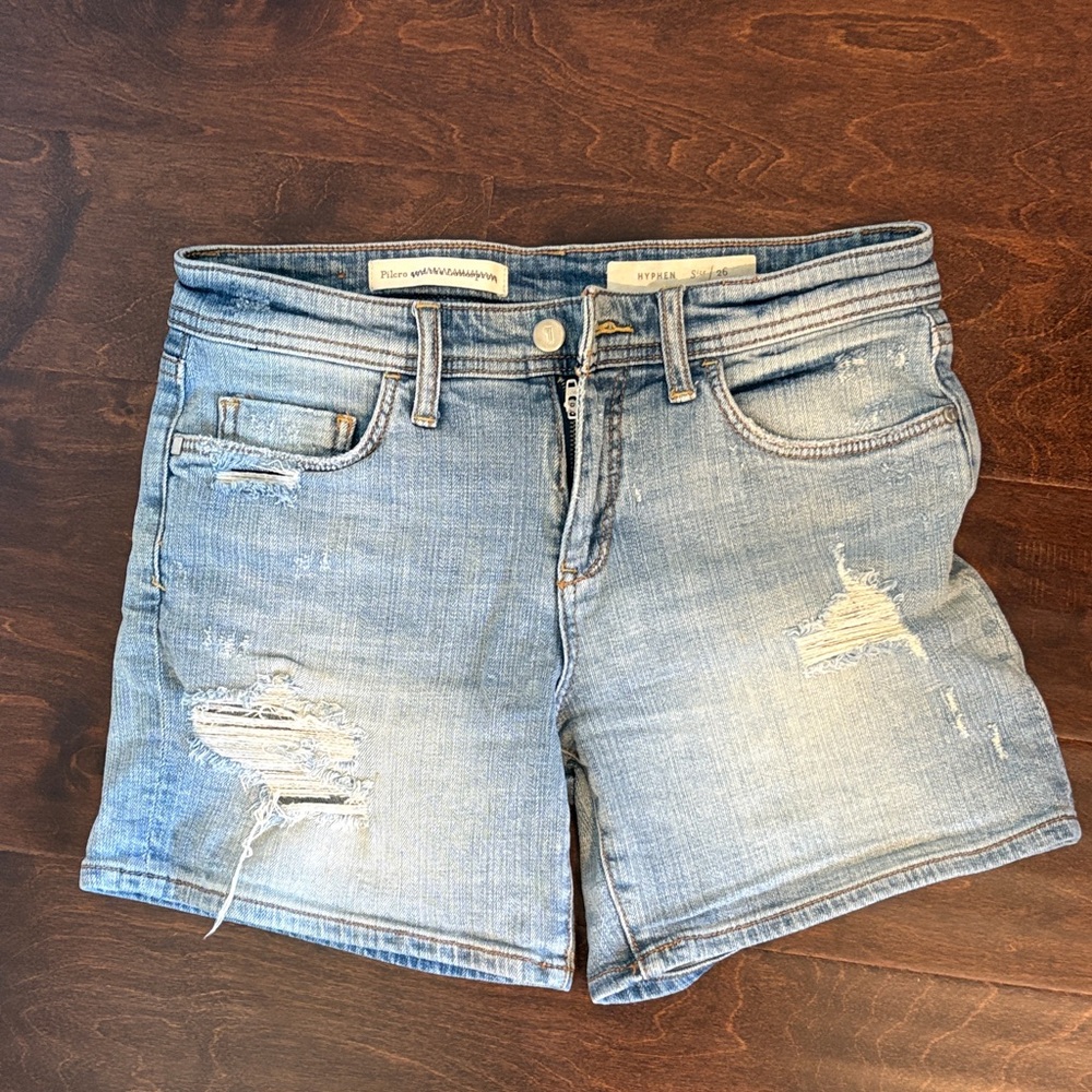 Pilcro denim shorts size 26